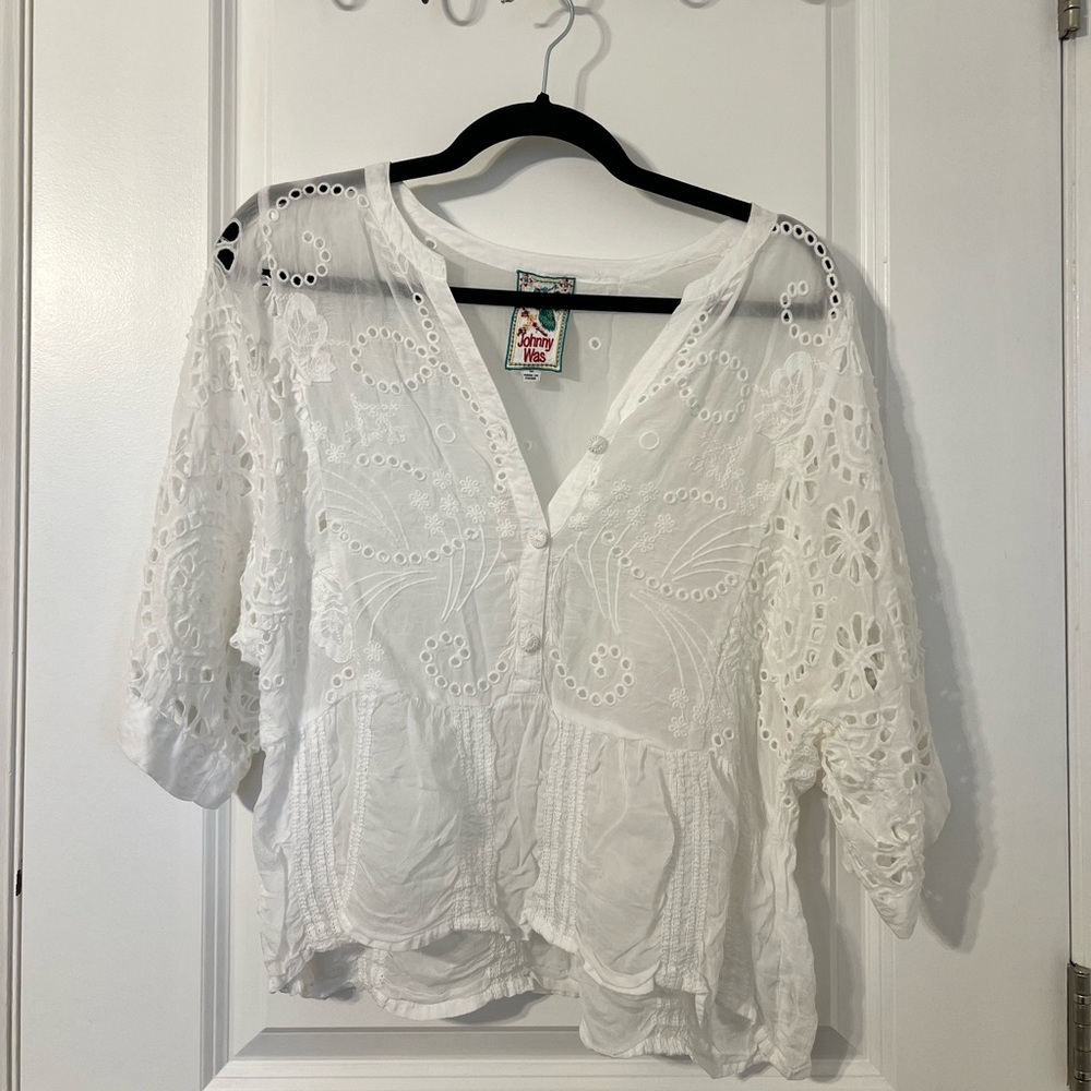 Johnny Was cropped blouse sz M